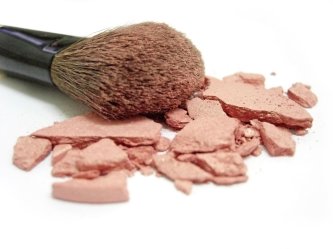 broken-blush-and-makeup-brush-1171197